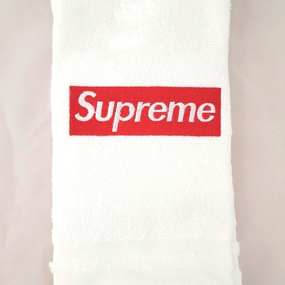 Embroidered Supreme Hand Towel - Picture 3 of 3